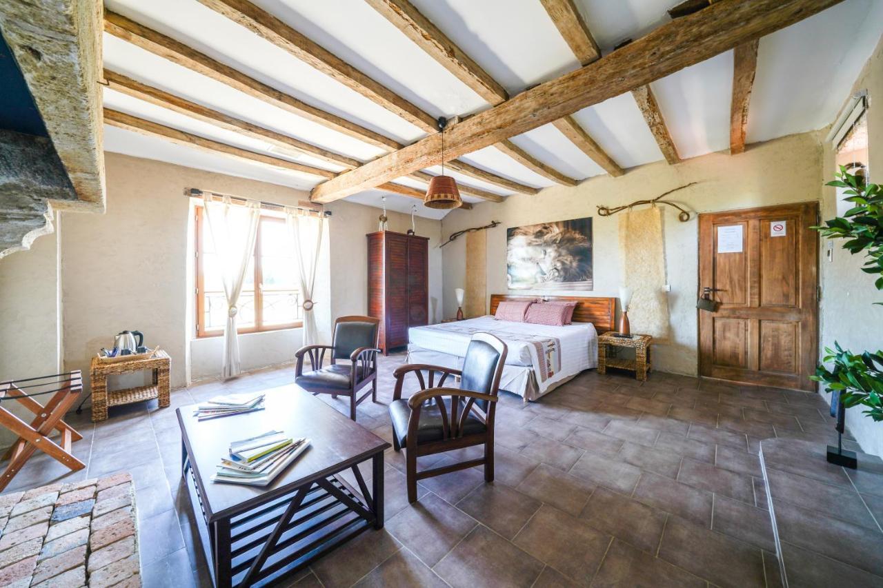 Le Mas D'Anjou Hotel Tigné Екстериор снимка